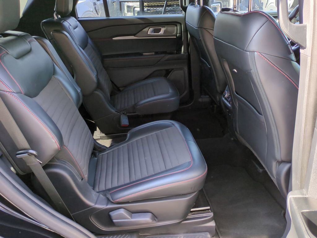 Used 2025 Ford Explorer ST-Line AWD/4WD image 17