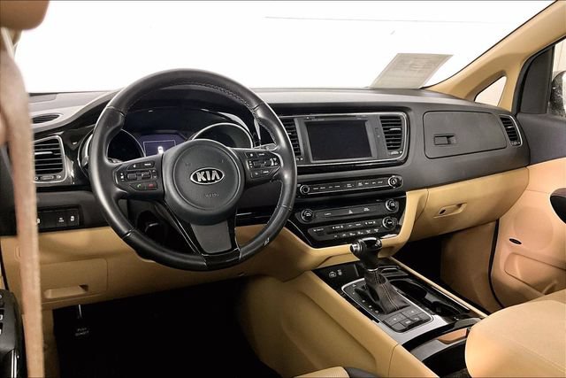 Used 2015 Kia Sedona SX FWD image 4