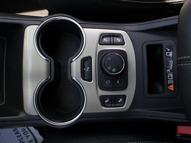 Certified 2024 GMC Terrain Denali AWD/4WD image 25
