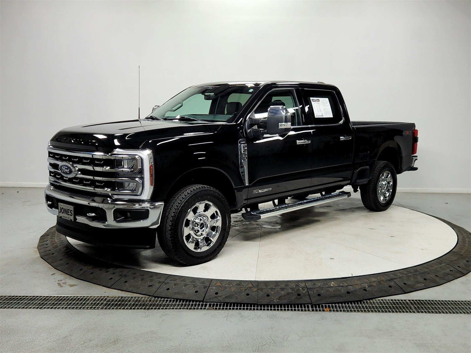 Used 2024 Ford F250 Lariat w/ Chrome Package image 3