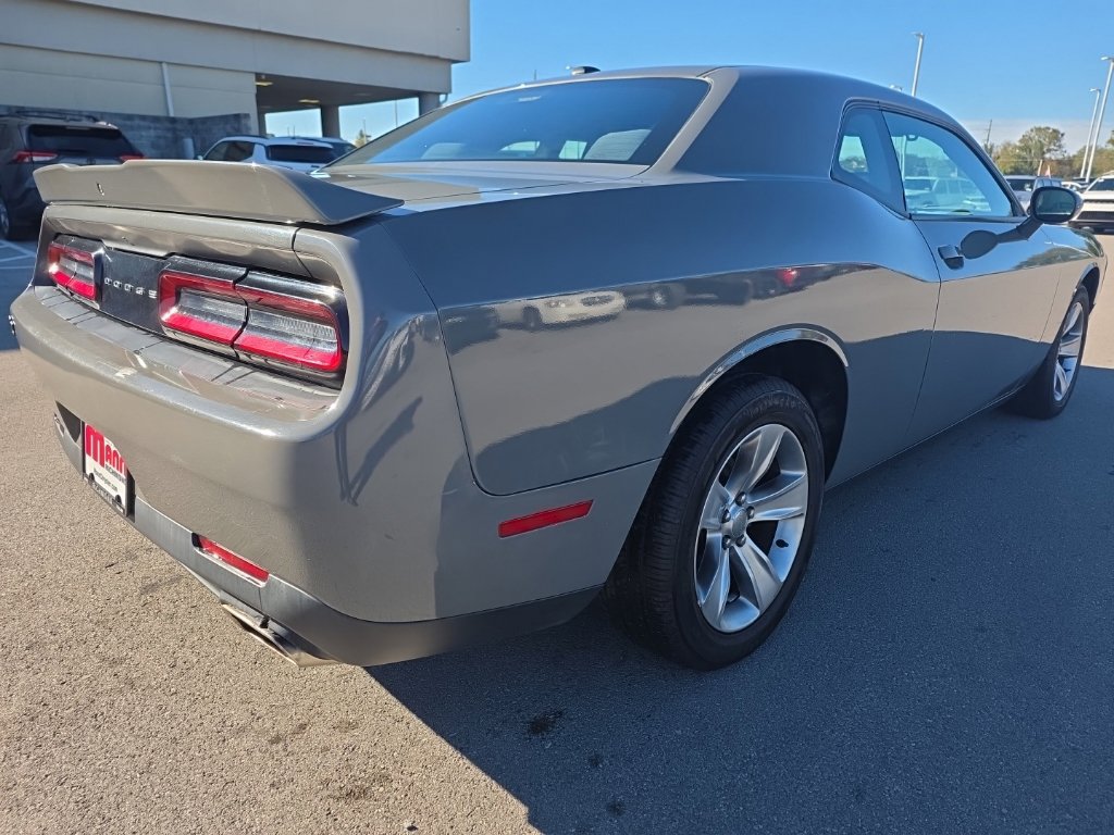 Used 2018 Dodge Challenger SXT RWD image 5