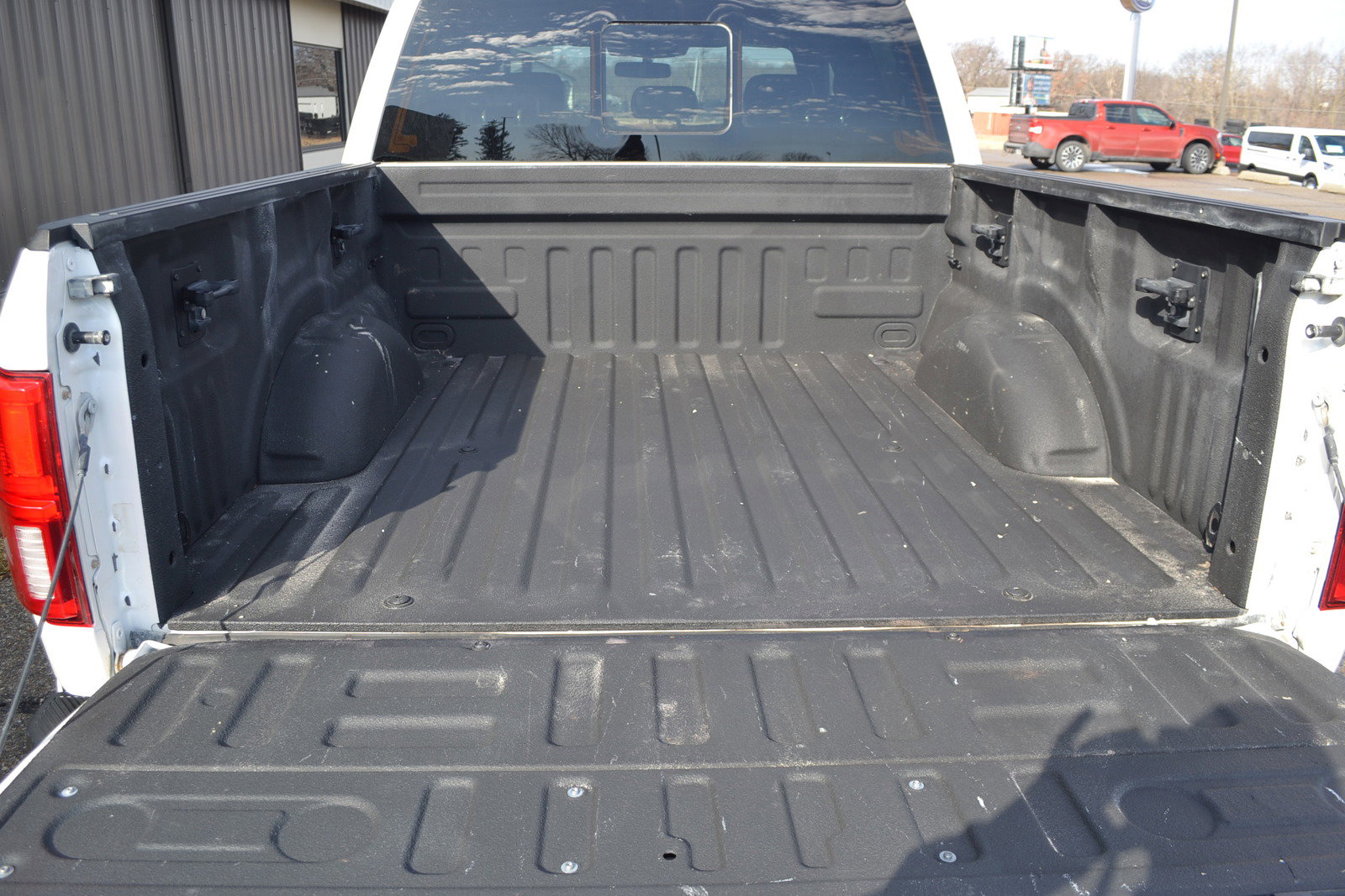 Used 2018 Ford F150 Platinum w/ Equipment Group 701A Luxury image 8