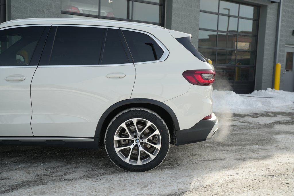 Used 2022 BMW X5 xDrive40i w/ Luxury Seating Package image 12