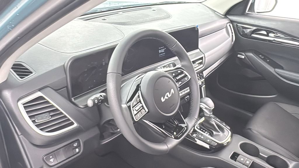 New 2026 Kia Seltos SX w/ SX Sunroof Package image 37