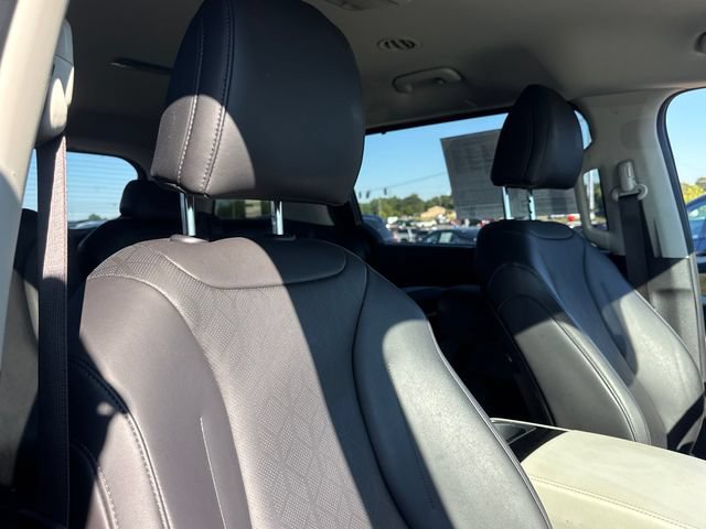 Used 2024 Kia Carnival EX FWD image 24