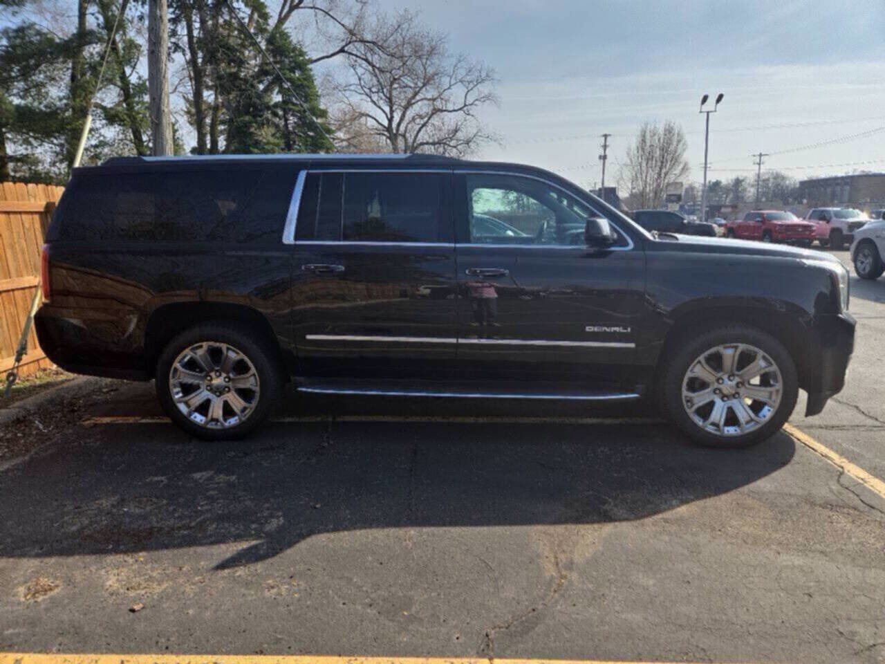 Used 2018 GMC Yukon XL Denali w/ Open Road Package image 5