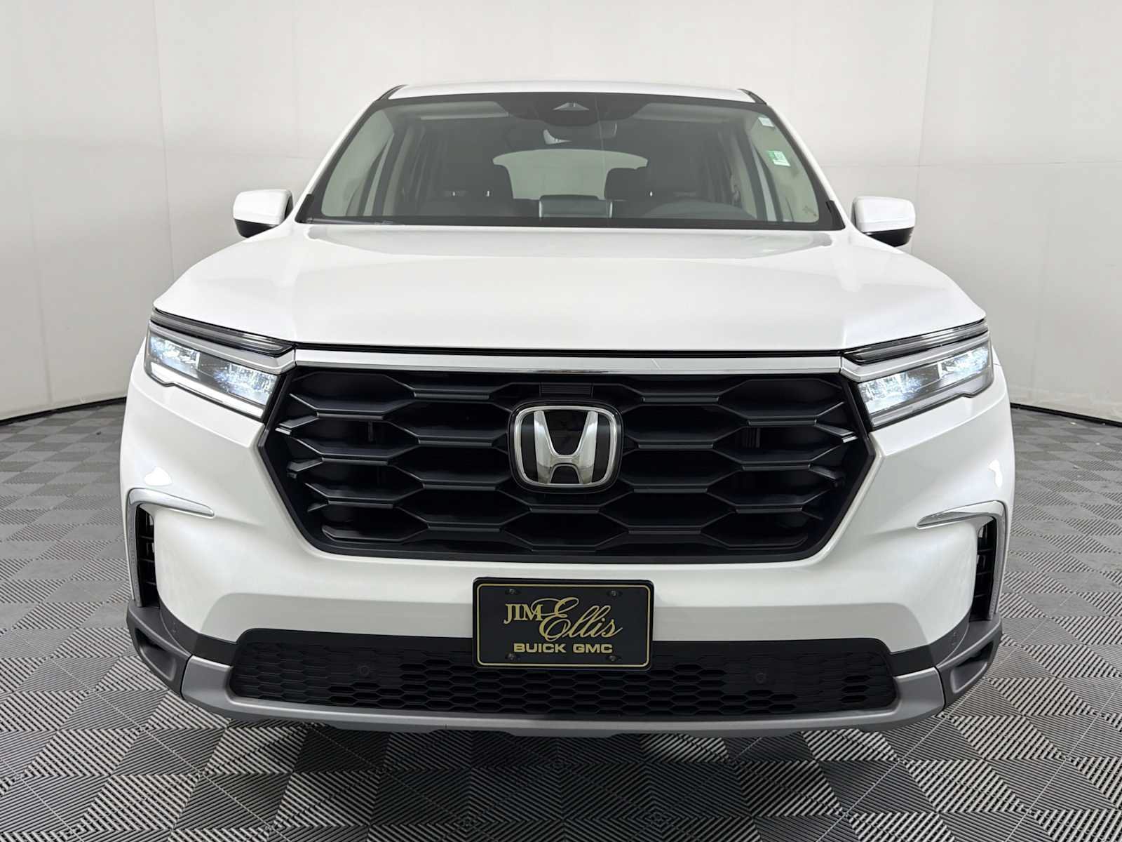 Used 2025 Honda Pilot EX-L image 2