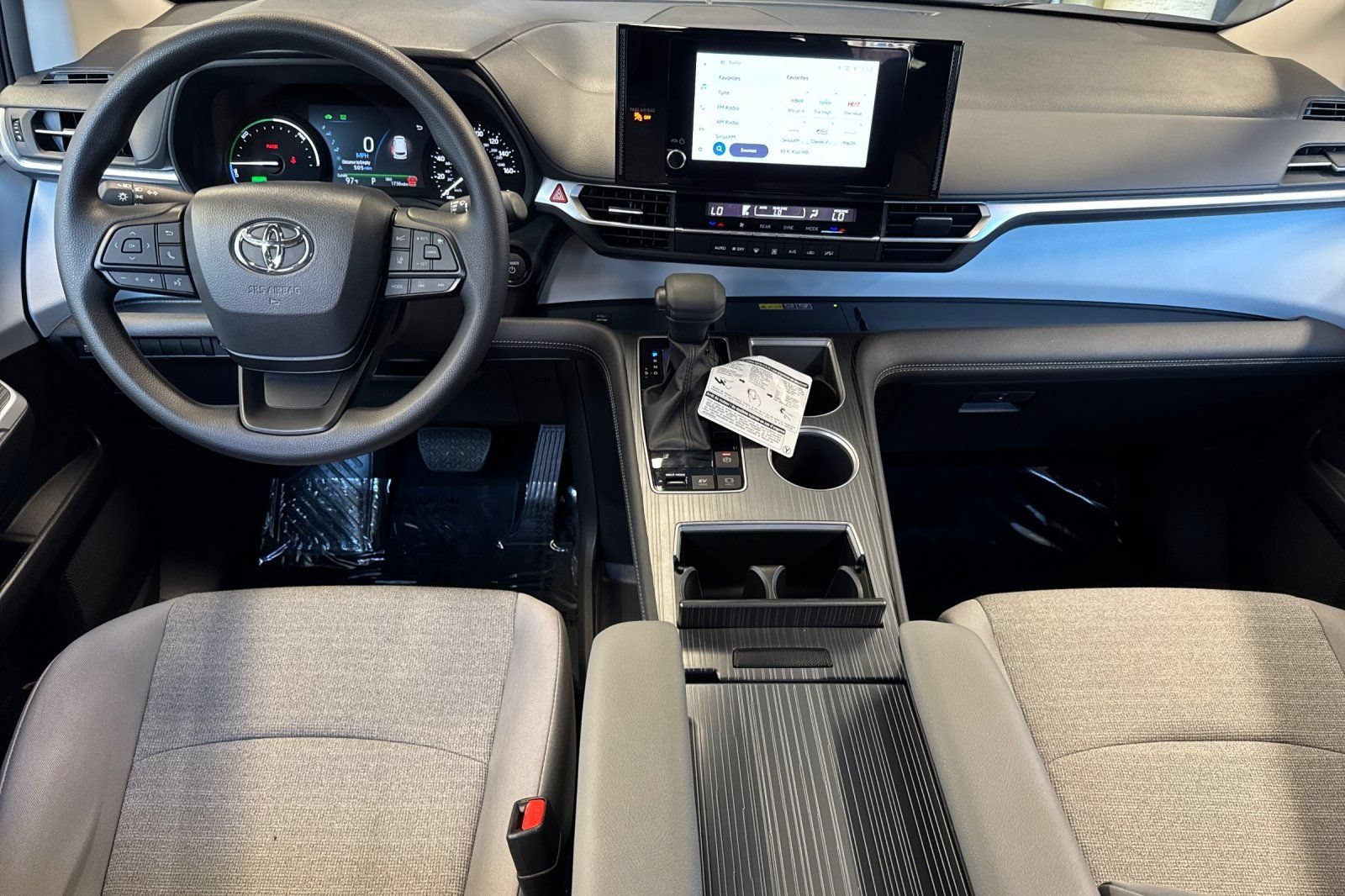 Certified 2026 Toyota Sienna LE FWD image 11