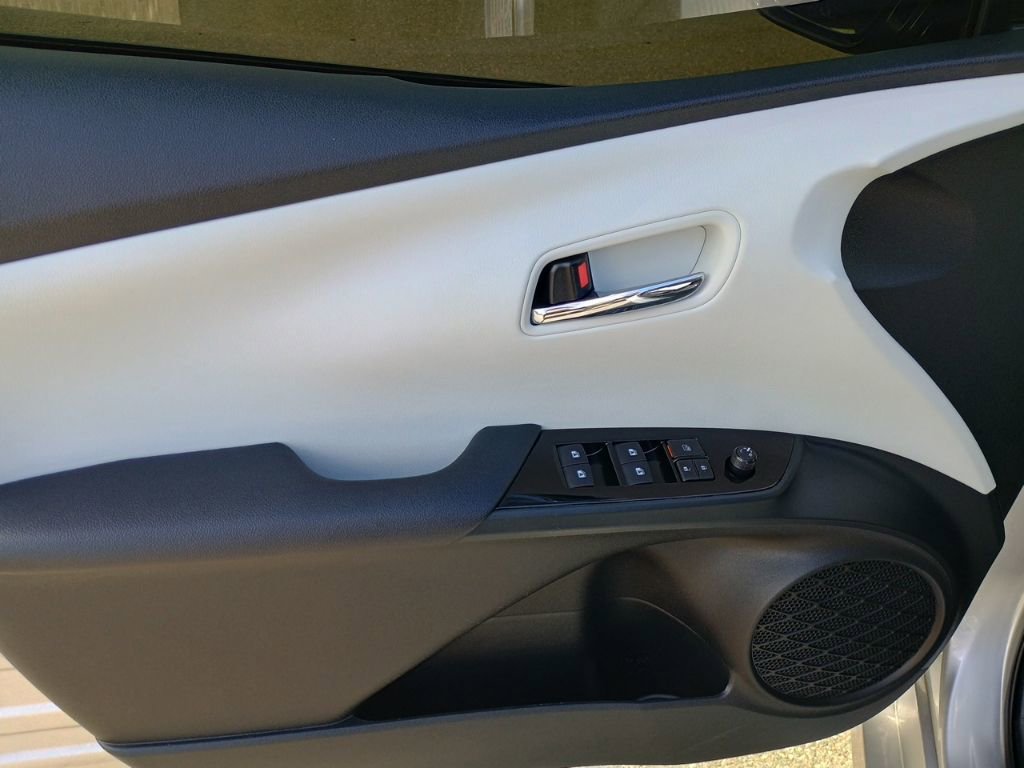 Used 2018 Toyota Prius Two FWD image 10