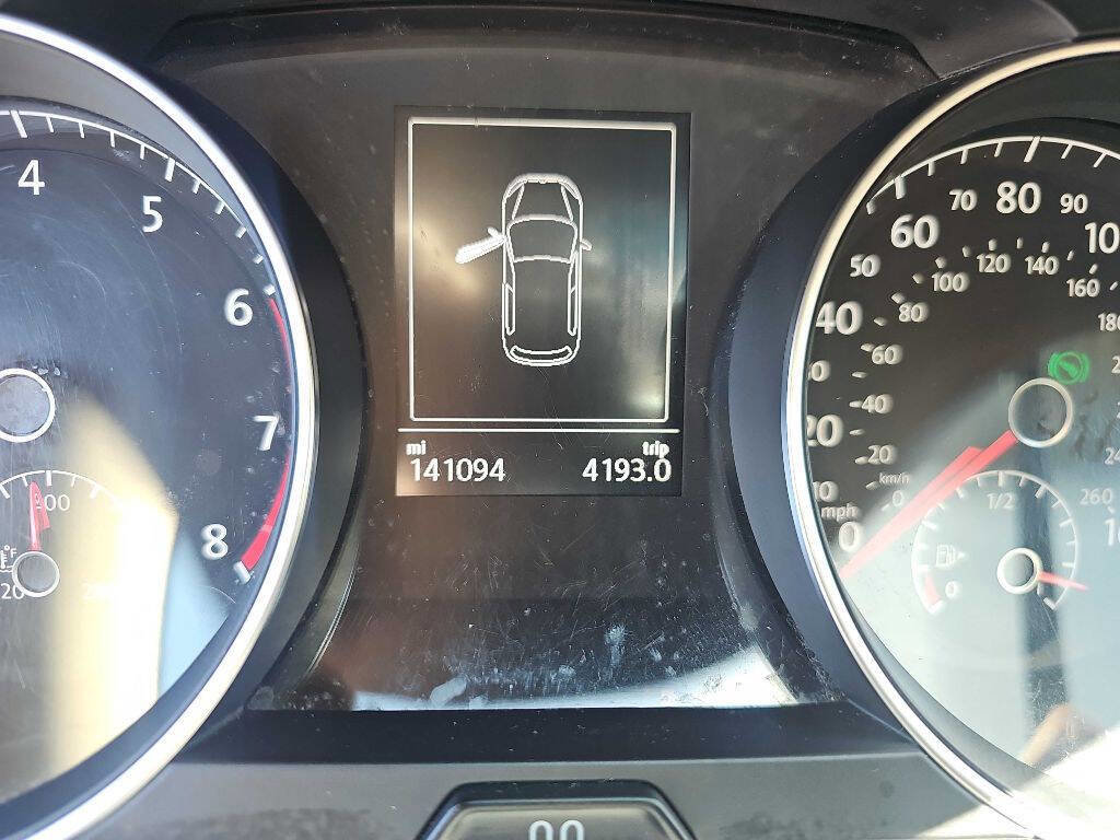 Used 2015 Volkswagen Golf S FWD image 17