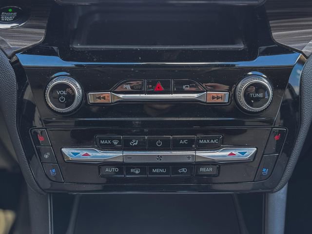 Used 2021 Ford Explorer Limited image 30