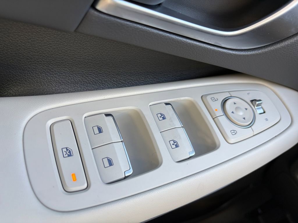 New 2024 Hyundai Sonata SEL w/ Convenience Package FWD image 17