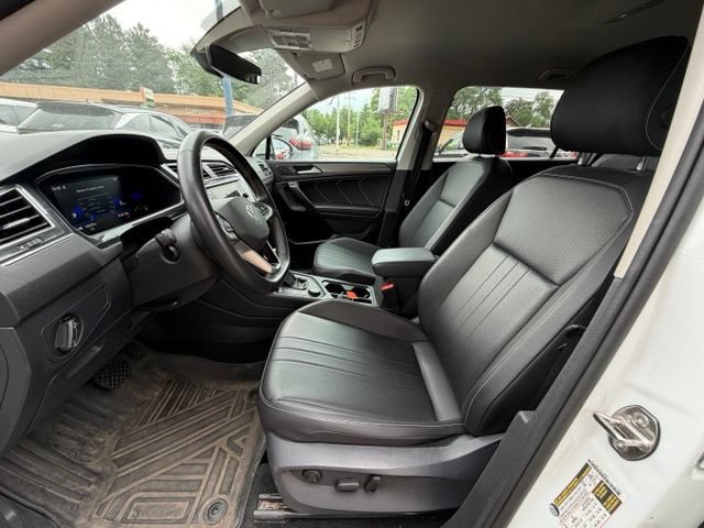 Used 2023 Volkswagen Tiguan SE AWD/4WD image 9