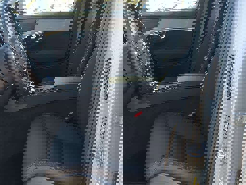 Certified 2026 Volvo XC90 B6 Plus w/ Protection Package Premier image 15