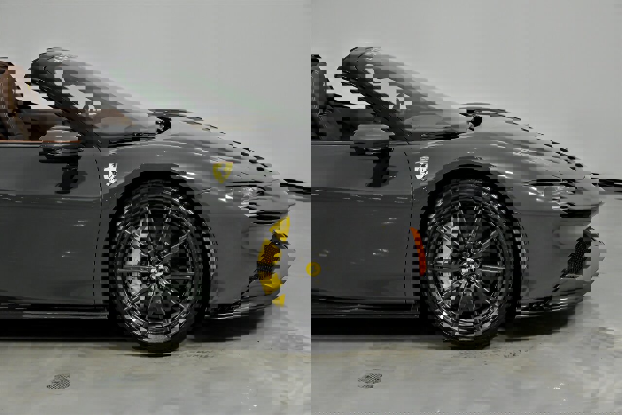 Used 2024 Ferrari SF90 Spider image 14