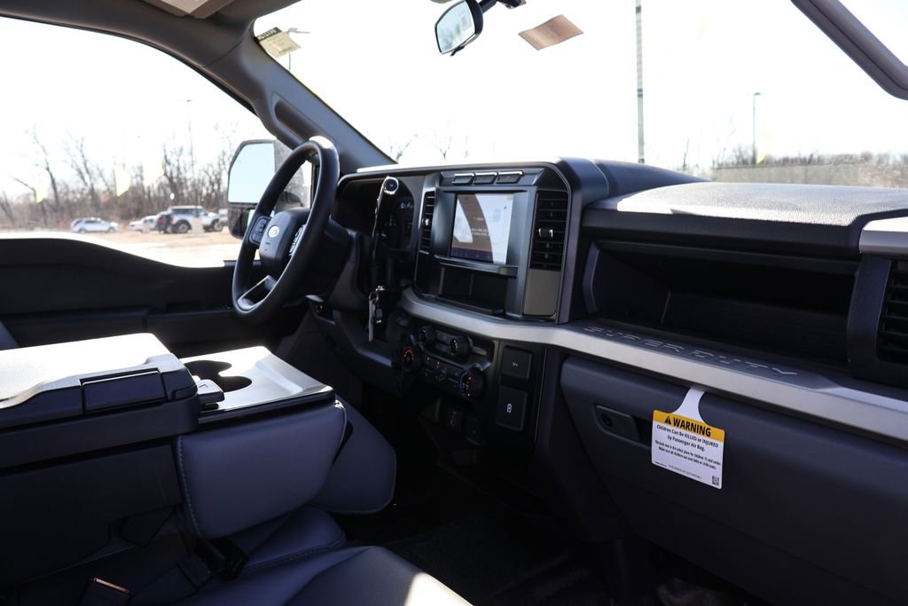 New 2024 Ford F550 4x4 SuperCab Super Duty image 15