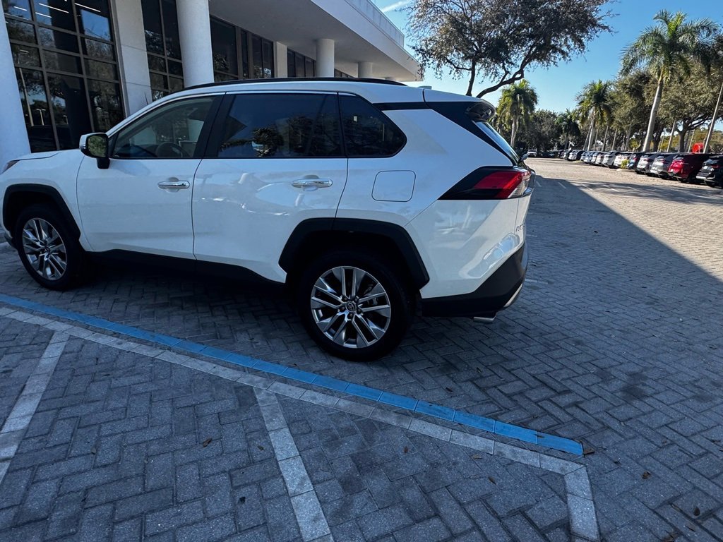 Used 2022 Toyota RAV4 Limited image 15