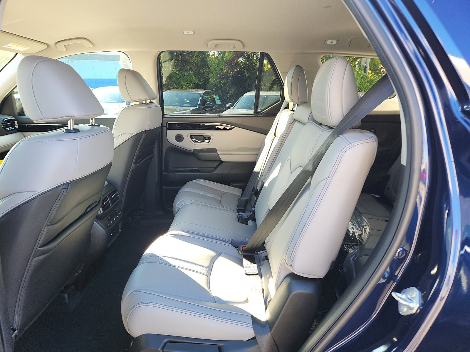 New 2025 Honda Pilot EX-L image 6