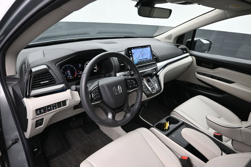 Used 2025 Honda Odyssey Touring image 11