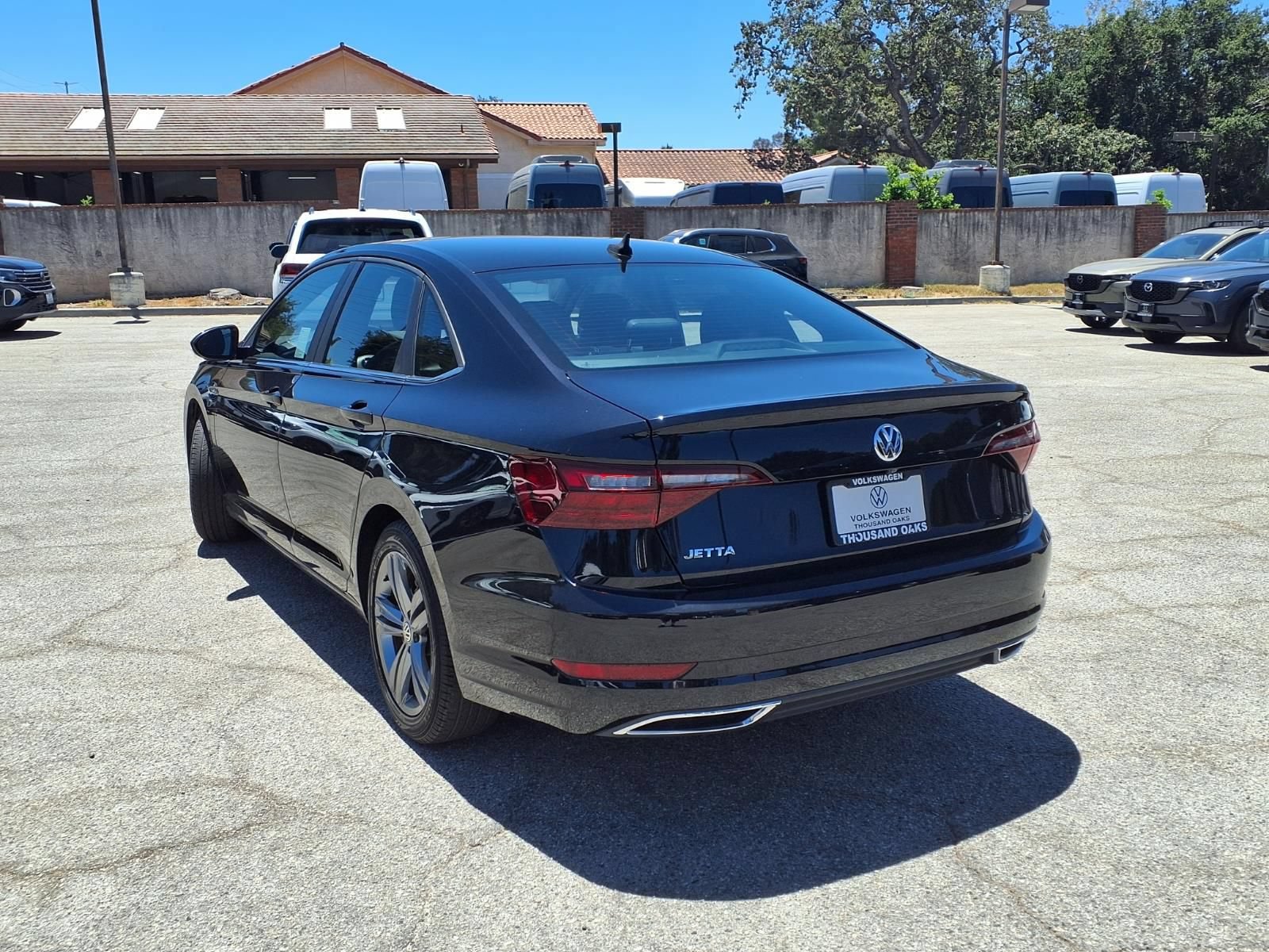 Used 2020 Volkswagen Jetta R-Line w/ R-Line Cold Weather Package FWD image 5