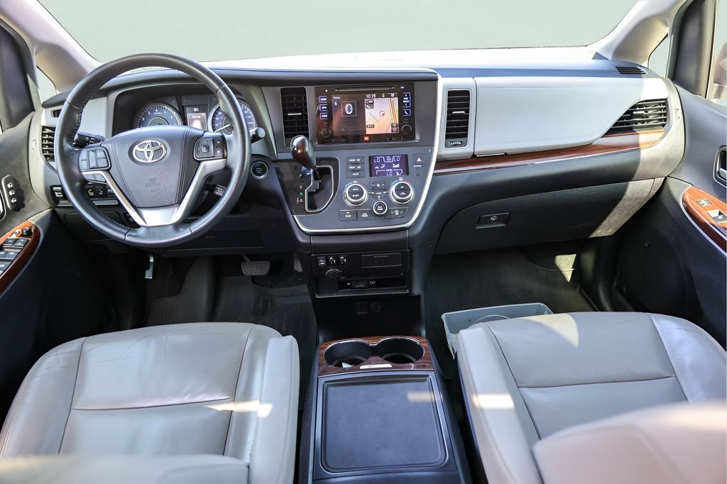 Used 2017 Toyota Sienna Limited Premium AWD/4WD image 31