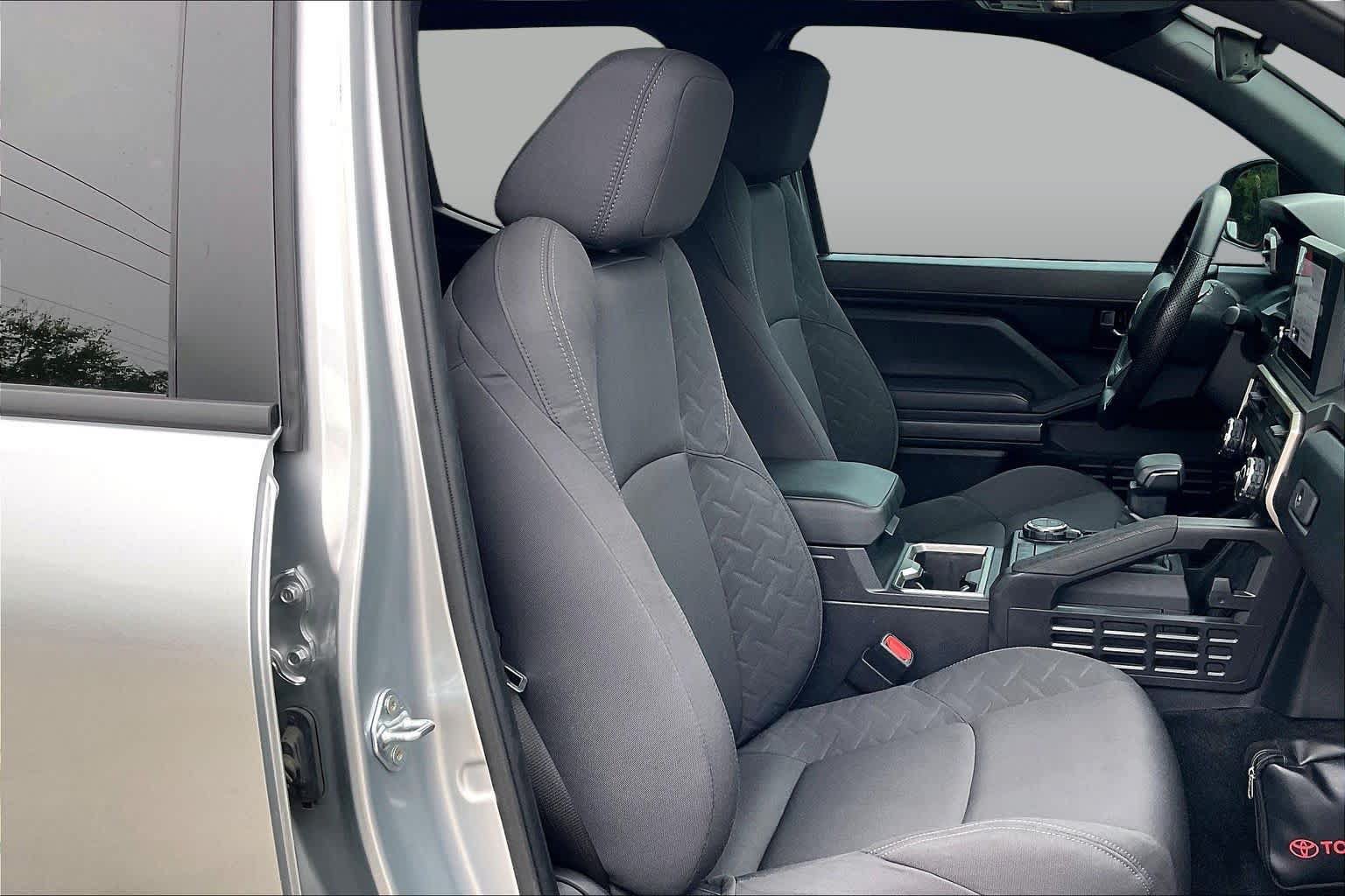 Used 2024 Toyota Tacoma SR5 AWD/4WD image 9