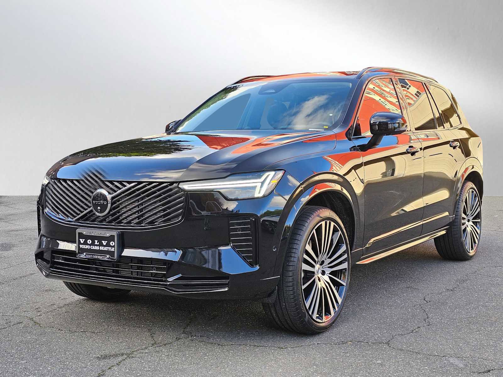 New 2026 Volvo XC90 B6 Ultra w/ Lounge Package image 3