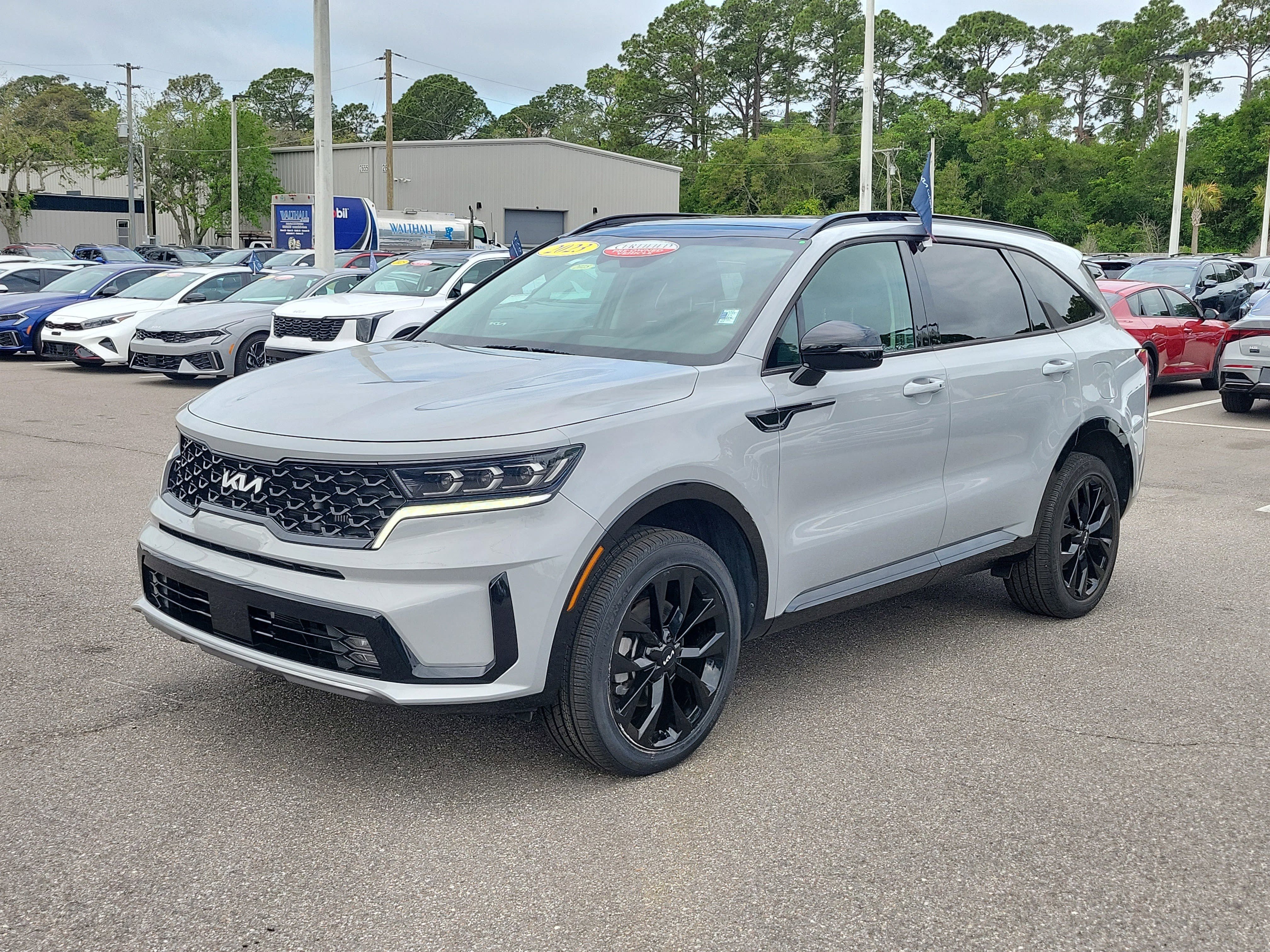 Certified 2023 Kia Sorento SX AWD/4WD image 3