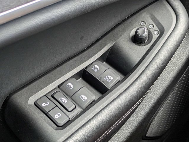Used 2025 Jeep Grand Cherokee L Limited RWD image 26