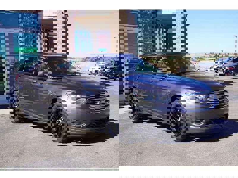 Used 2018 Ford Taurus SE image 6