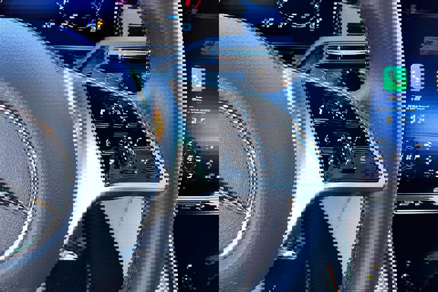 Certified 2025 Mercedes-Benz GLC 300 image 24