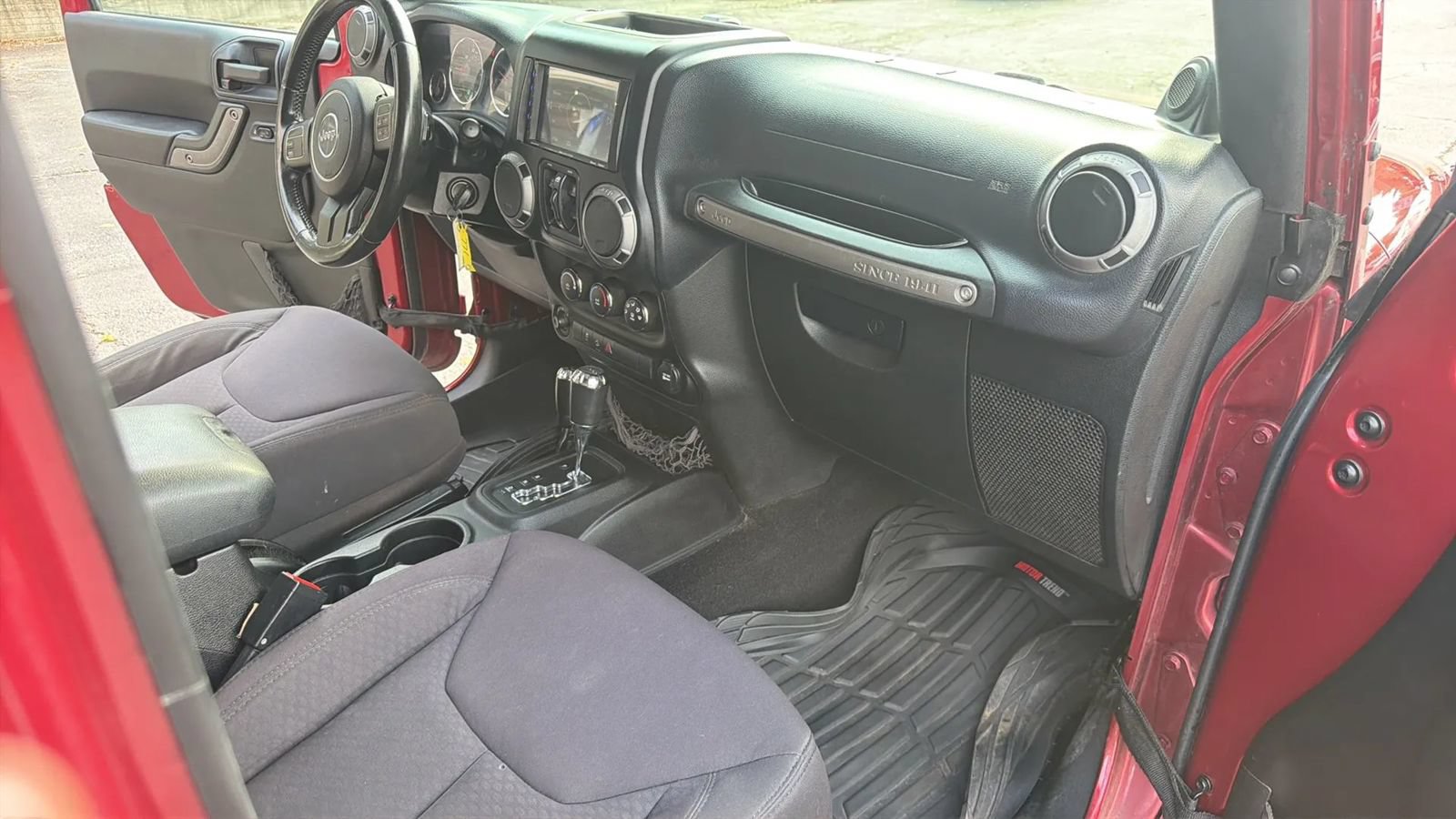 Used 2013 Jeep Wrangler Unlimited Sport AWD/4WD image 14