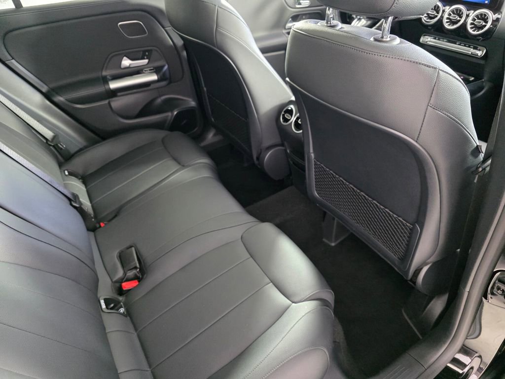 Certified 2025 Mercedes-Benz GLA 250 image 28