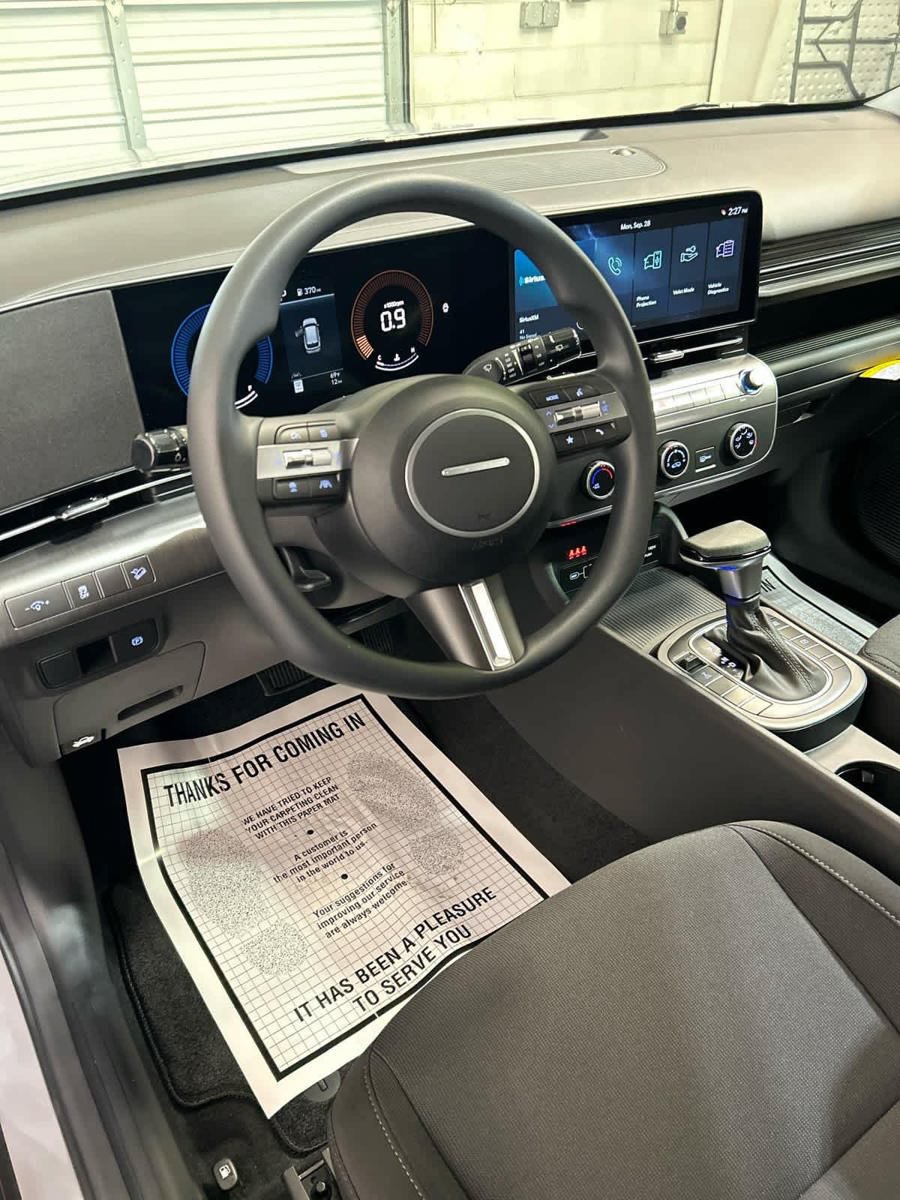 New 2027 Hyundai Kona SE AWD/4WD image 9