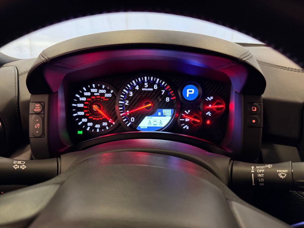 Used 2024 Nissan GT-R Premium w/ Floor Mat Package AWD/4WD image 21