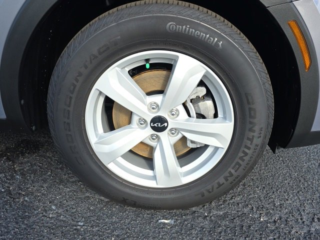 Used 2025 Kia Sorento LX image 23