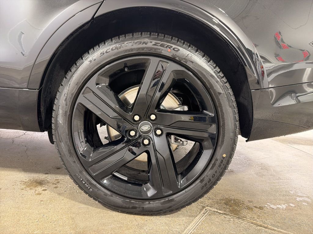 New 2026 Land Rover Discovery Dynamic SE image 30