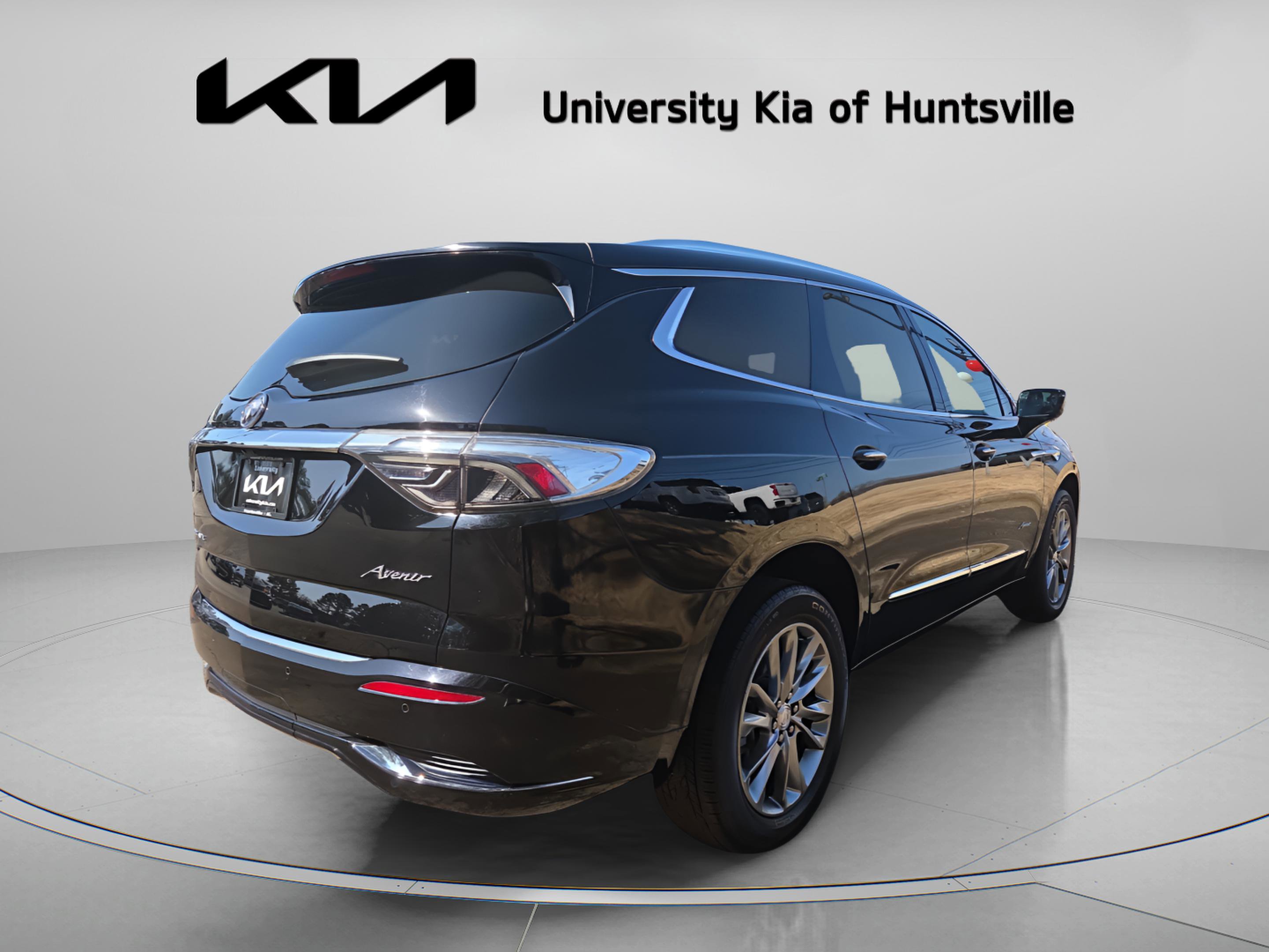 Used 2022 Buick Enclave Avenir w/ Avenir Technology Package image 7