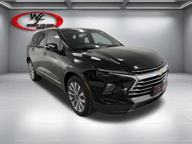 Used 2023 Chevrolet Blazer Premier w/ Enhanced Convenience Package FWD image 3