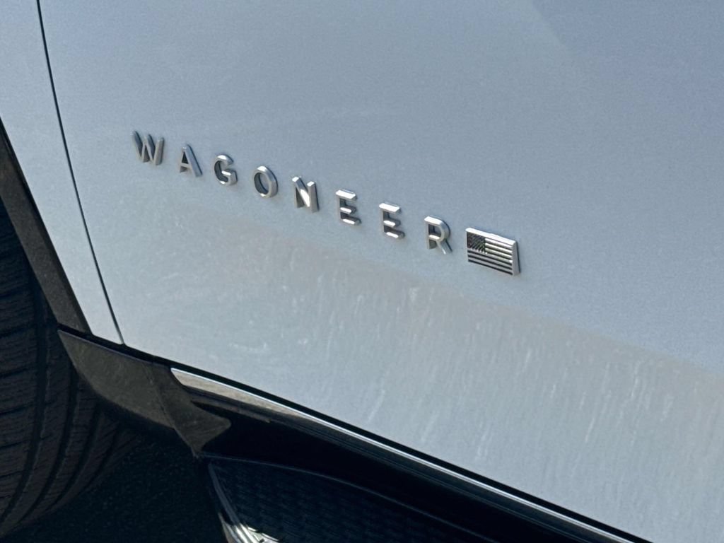 Used 2024 Jeep Wagoneer L Series II w/ Flexible Seating Group RWD image 6