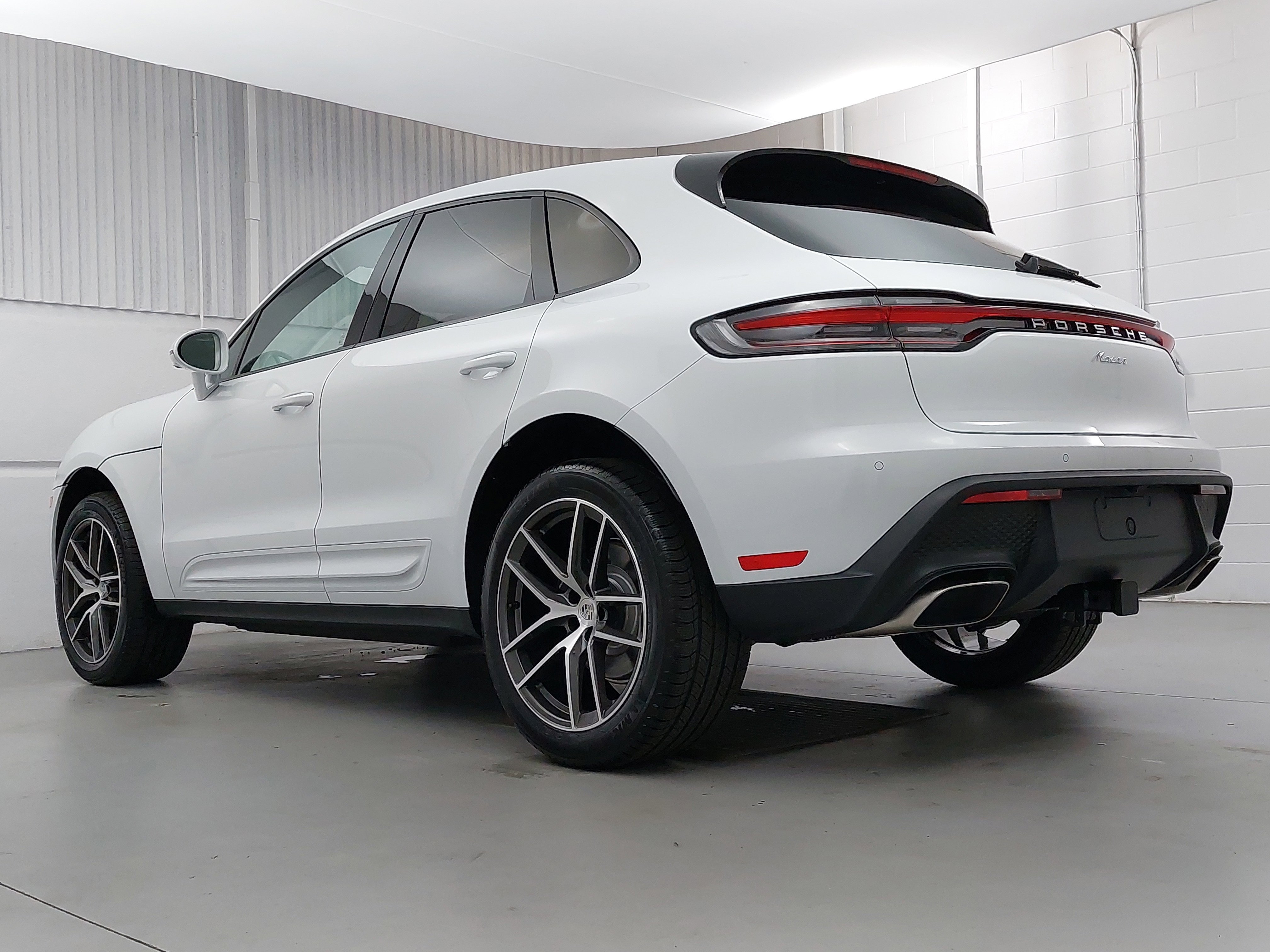 New 2026 Porsche Macan image 3