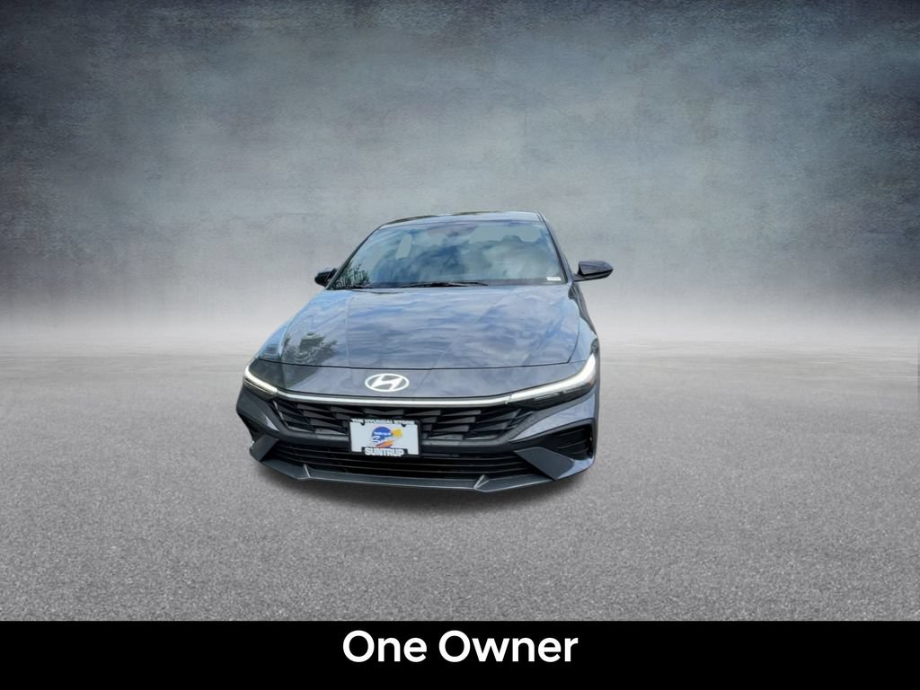 Used 2025 Hyundai Elantra Sport FWD image 7