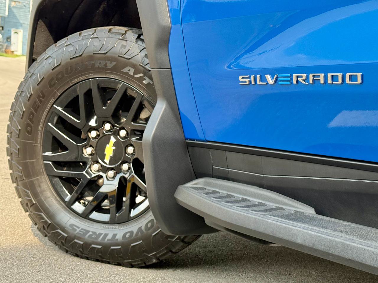 Used 2026 Chevrolet Silverado EV LT AWD/4WD image 31