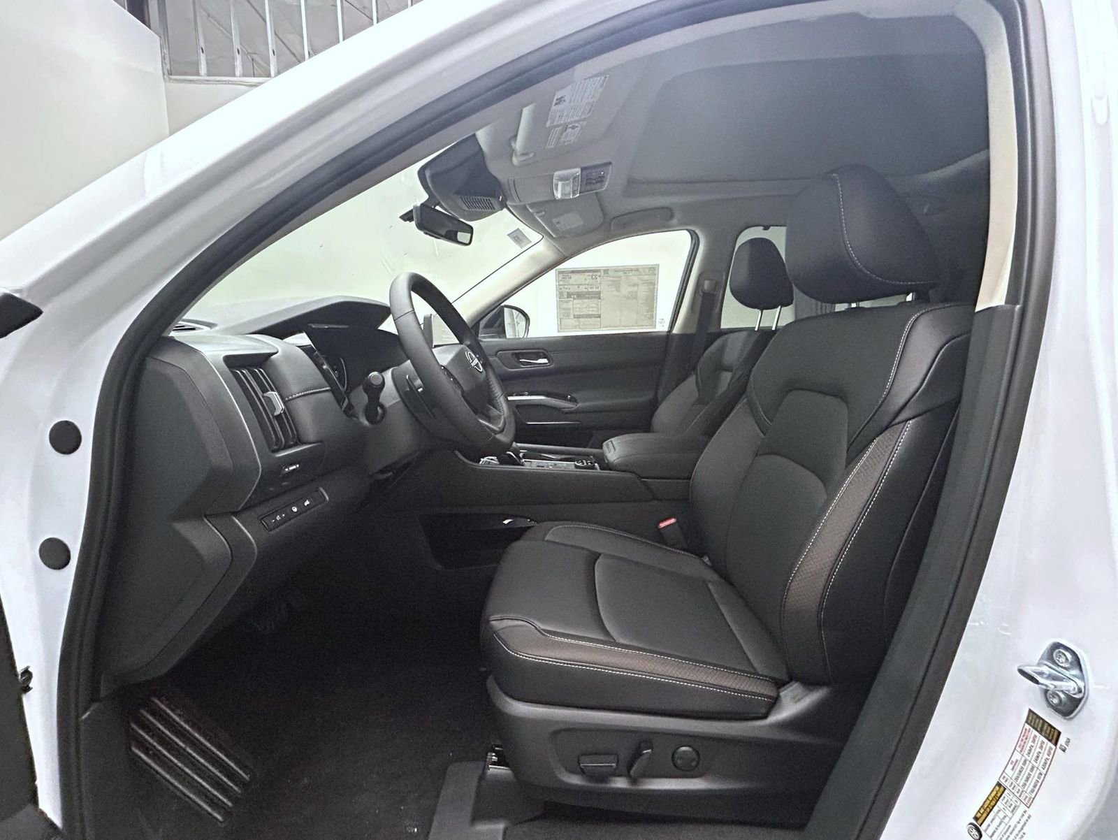 New 2026 Nissan Pathfinder SL image 10