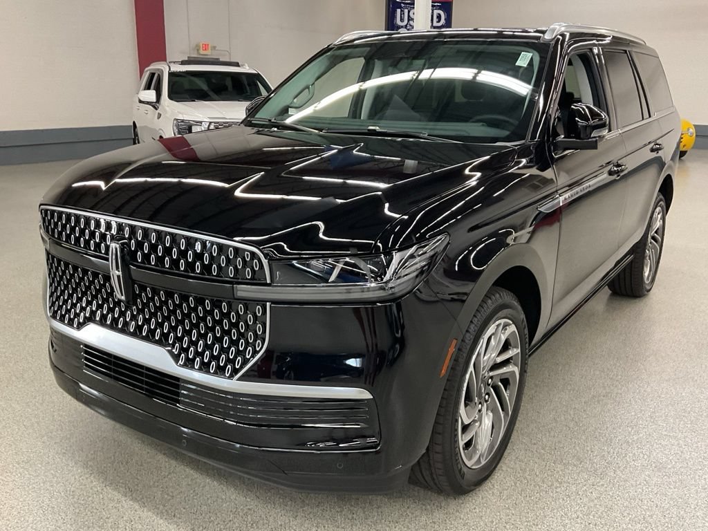 New 2027 Lincoln Navigator Reserve AWD/4WD image 1
