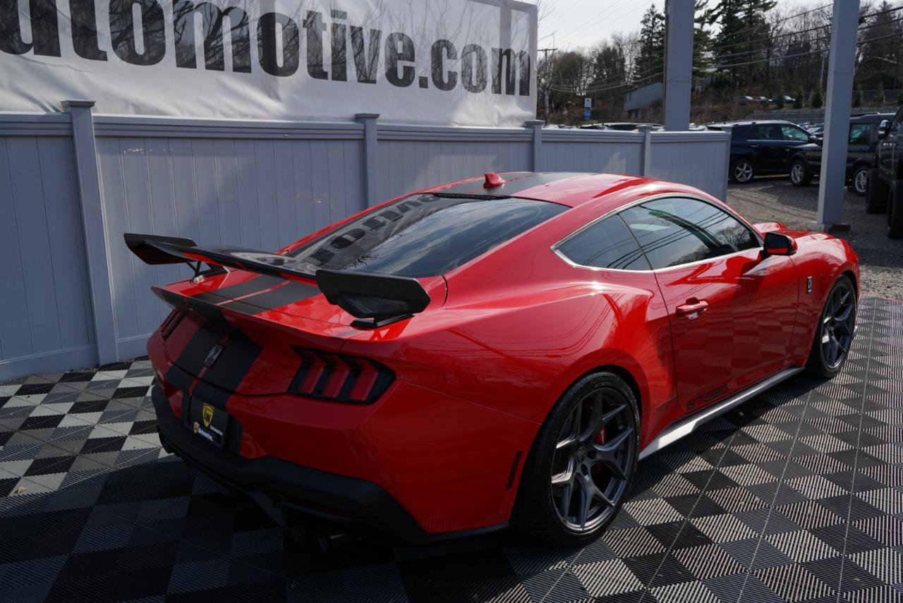 Used 2025 Ford Mustang GT Premium w/ GT Performance Package image 5