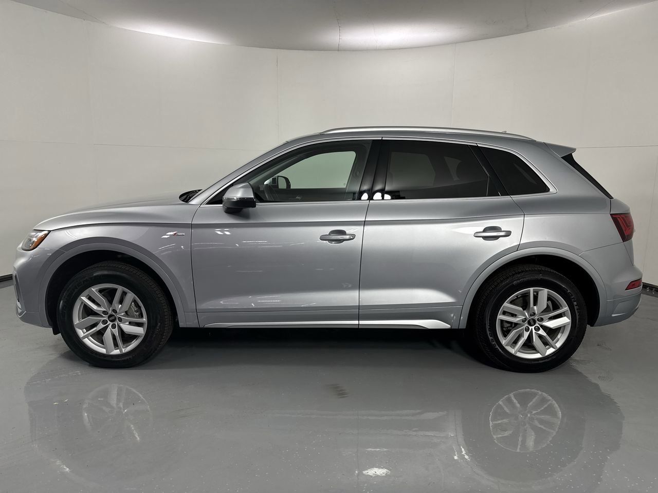 Used 2023 Audi Q5 2.0T Premium w/ Convenience Package AWD/4WD image 30