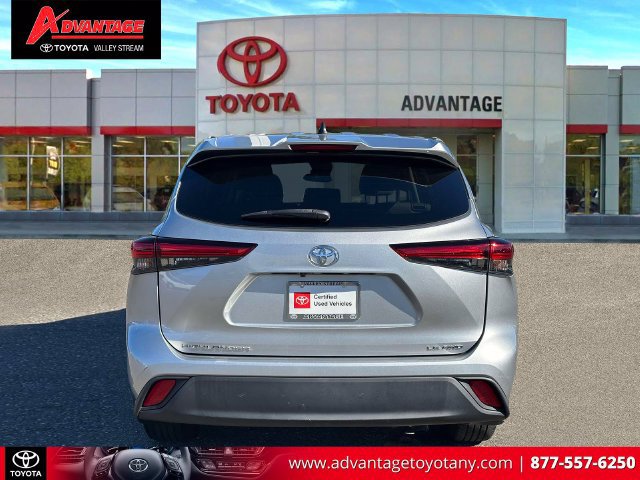Used 2023 Toyota Highlander LE AWD/4WD image 8