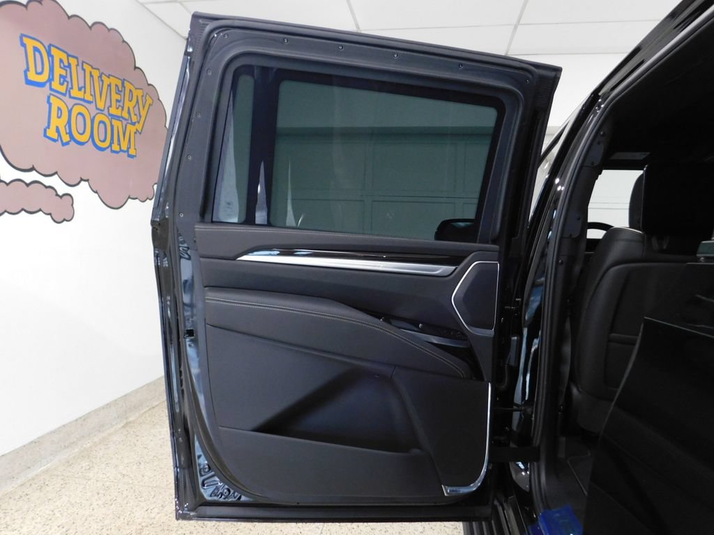 Used 2026 Cadillac Escalade ESV Luxury AWD/4WD image 74