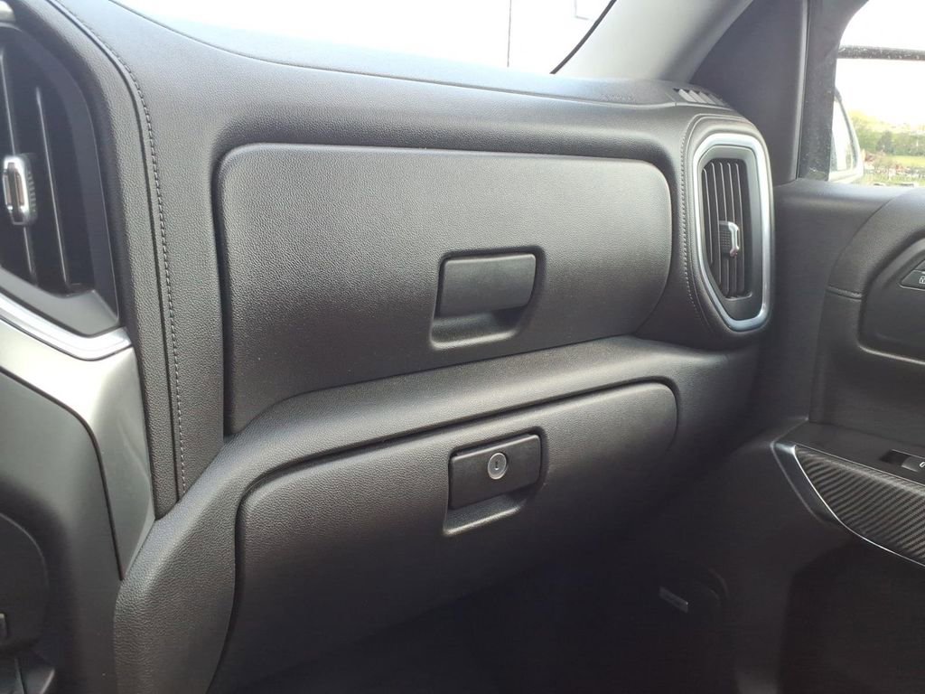 Used 2020 Chevrolet Silverado 1500 RST AWD/4WD image 21